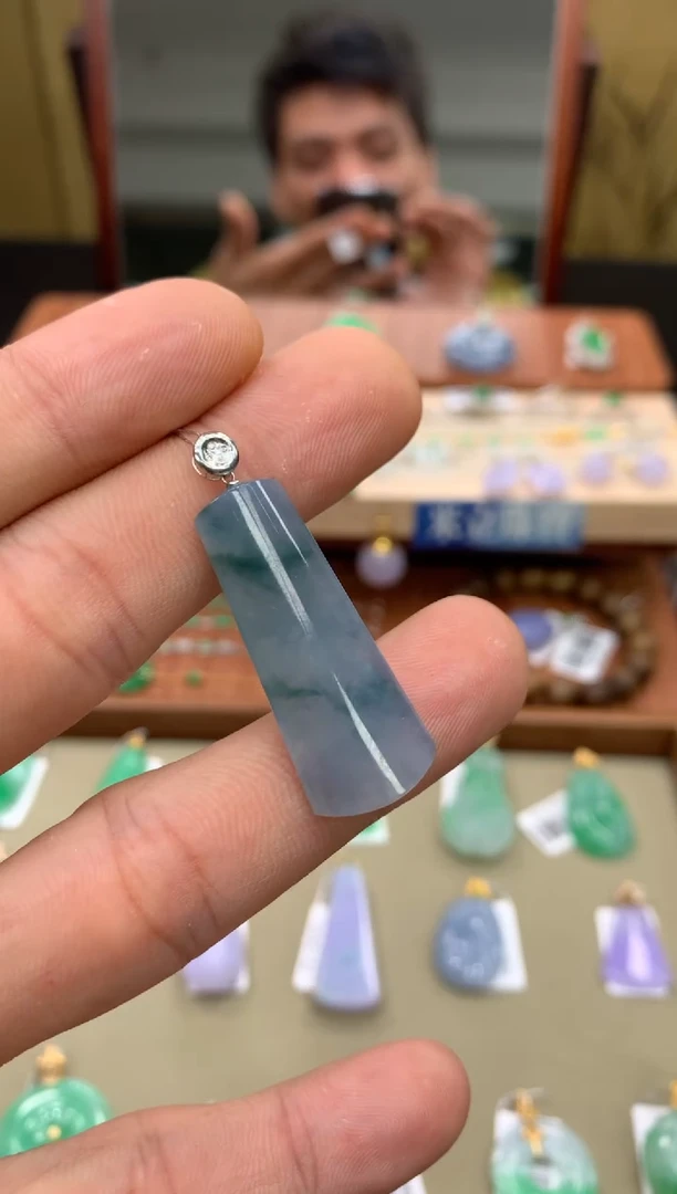 吊坠(不含链)18K金镶嵌翡翠无事柱