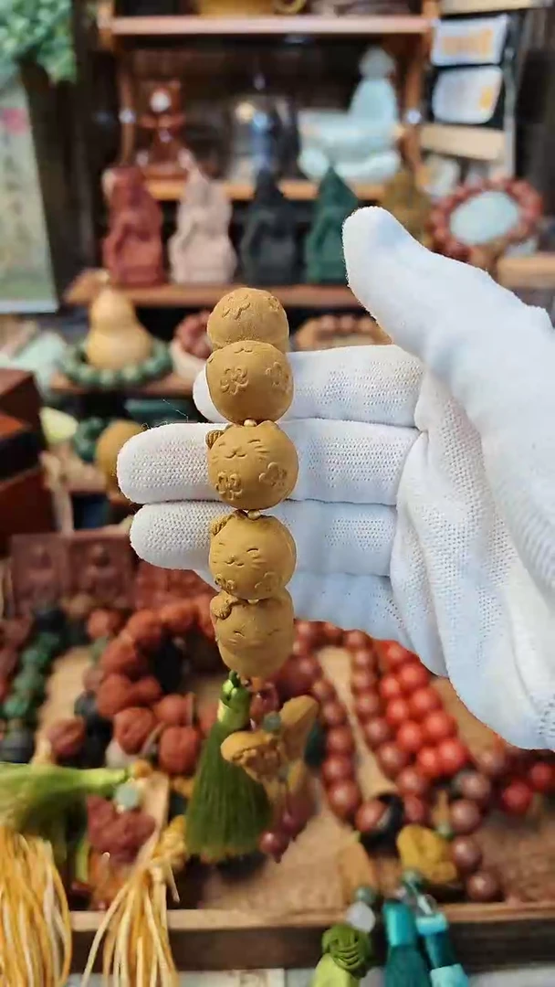 【闪购商品】白龙涎猫咪手串一条