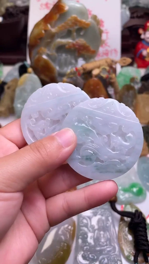 颈饰未镶嵌翡翠龙凤