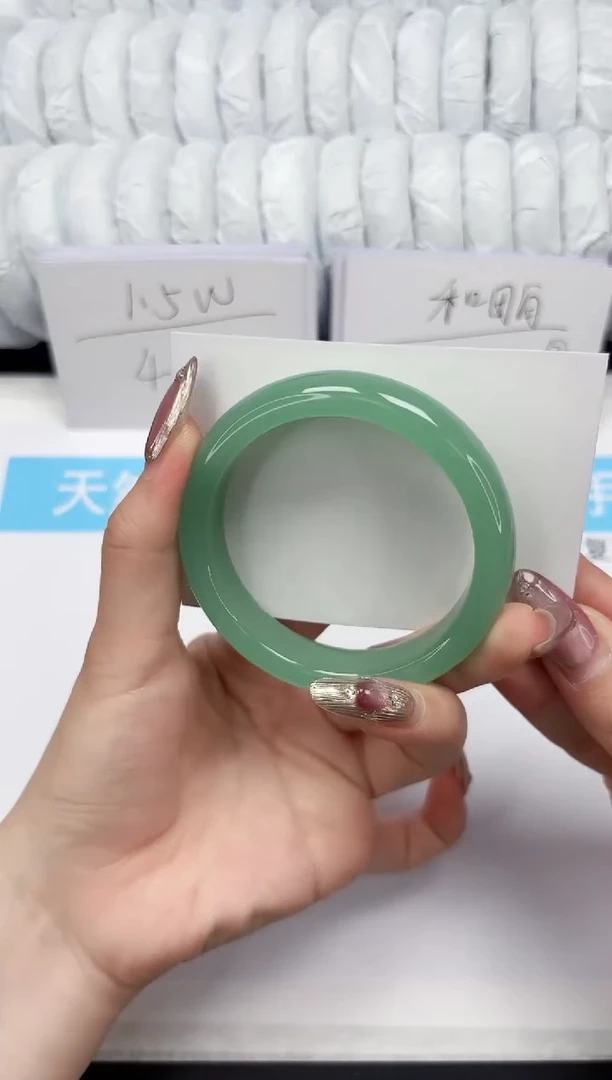 【闪购商品】石英质玉手镯未镶嵌269-56.1