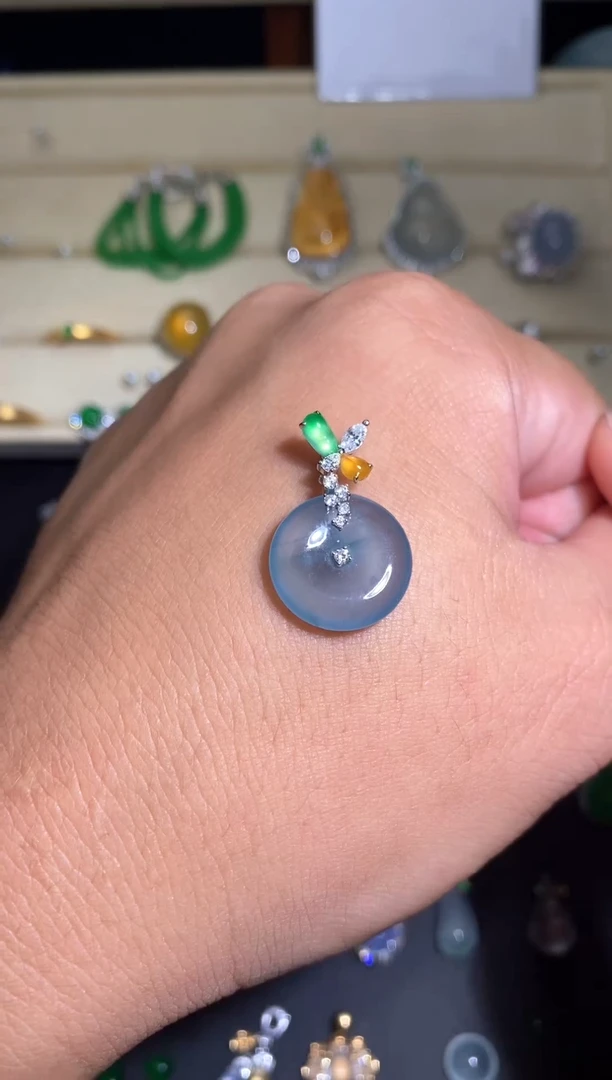 翡翠18K金镶嵌颈饰02/平安扣