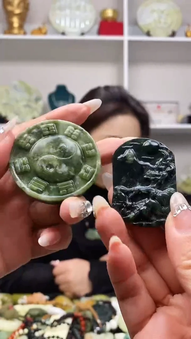 未镶嵌岫玉吊坠