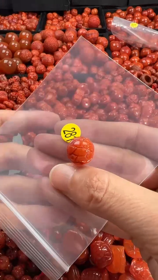 颈饰未镶嵌南红玛瑙1