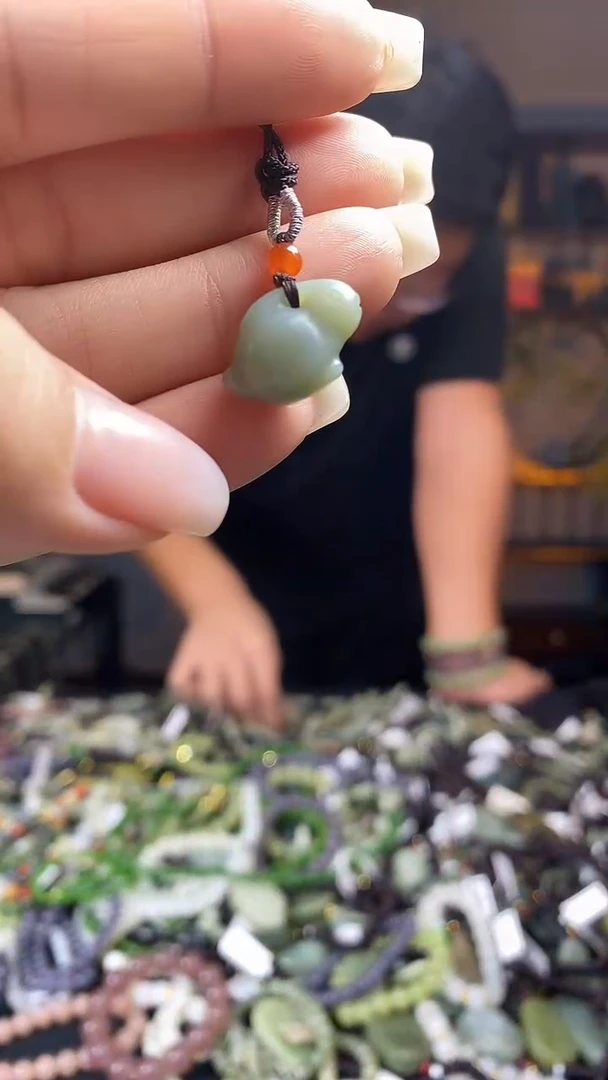 颈饰未镶嵌和田玉多样性发货，拍一发一