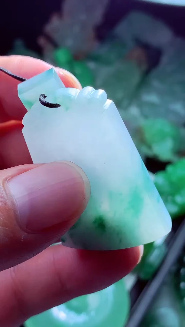 未镶嵌定制翡翠糖**?翡翠毛货定制