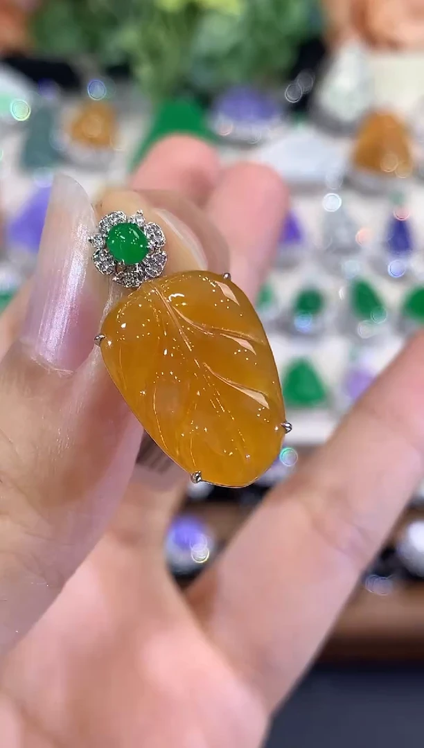 吊坠(不含链)18K金镶嵌翡翠C40