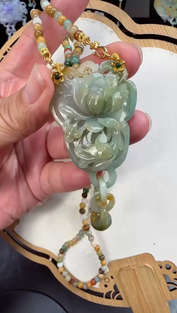 【闪购商品】翡翠颈饰未镶嵌拍照