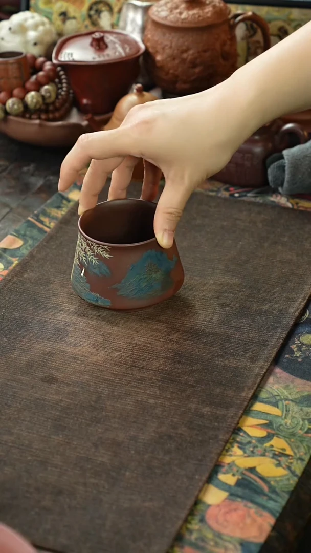 底槽清泥绘江湖紫砂柱础杯