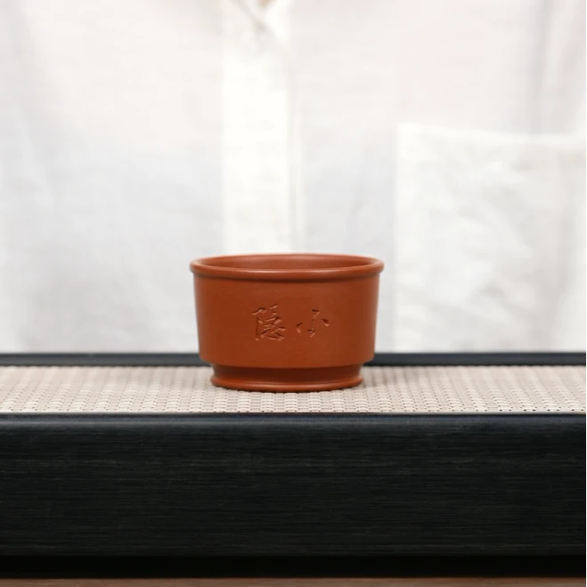 赵掌柜紫砂  朱泥浮力杯     刻小隐