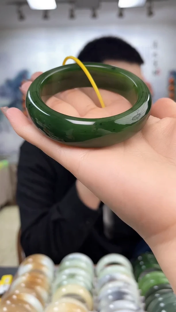 【闪购商品】和田玉手镯未镶嵌60圈口