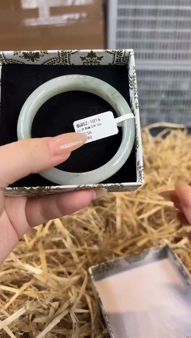 未镶嵌手镯石英质玉Z1014