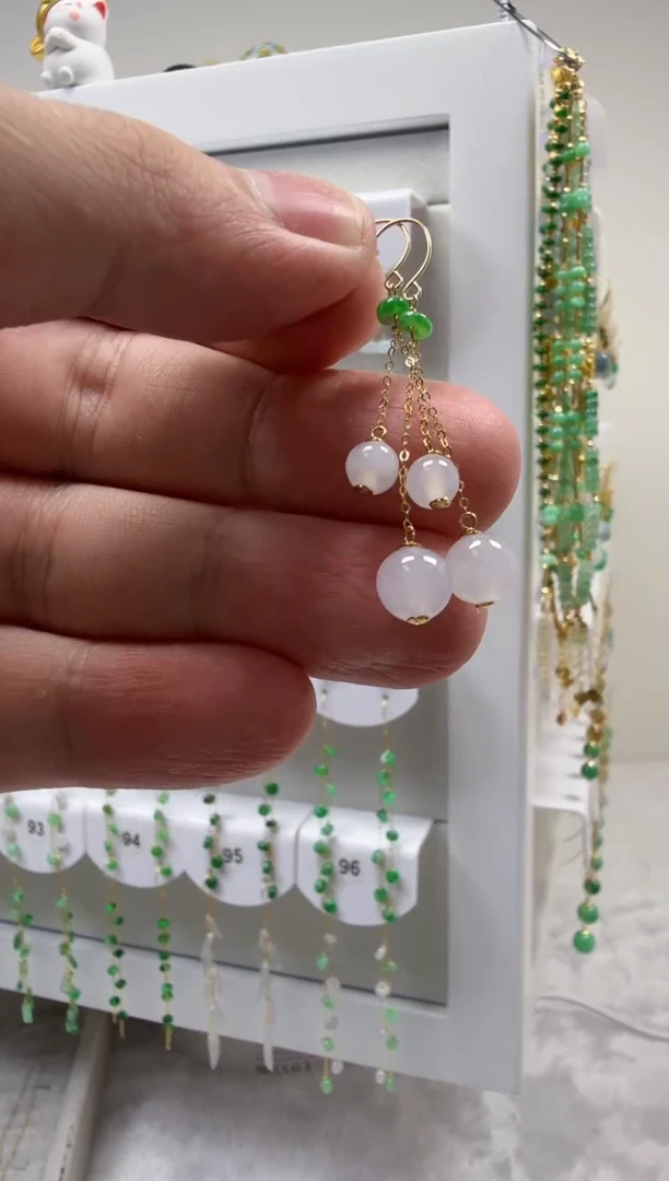 18K金镶嵌翡翠耳饰缅甸天然A货翡翠