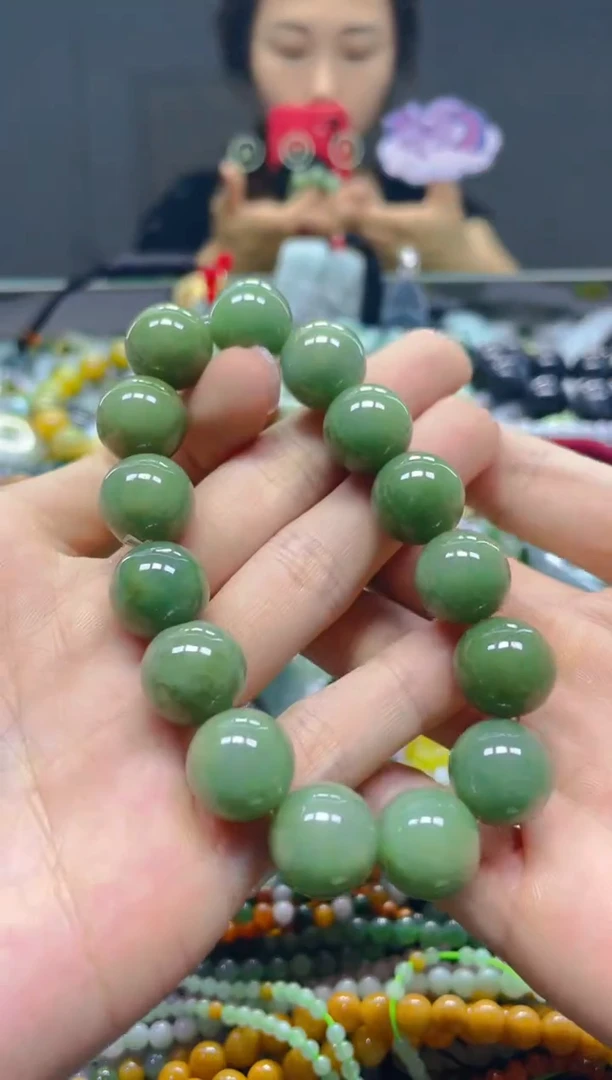 颈饰未镶嵌翡翠13MM/Z/翡翠A货，一件也是批发价