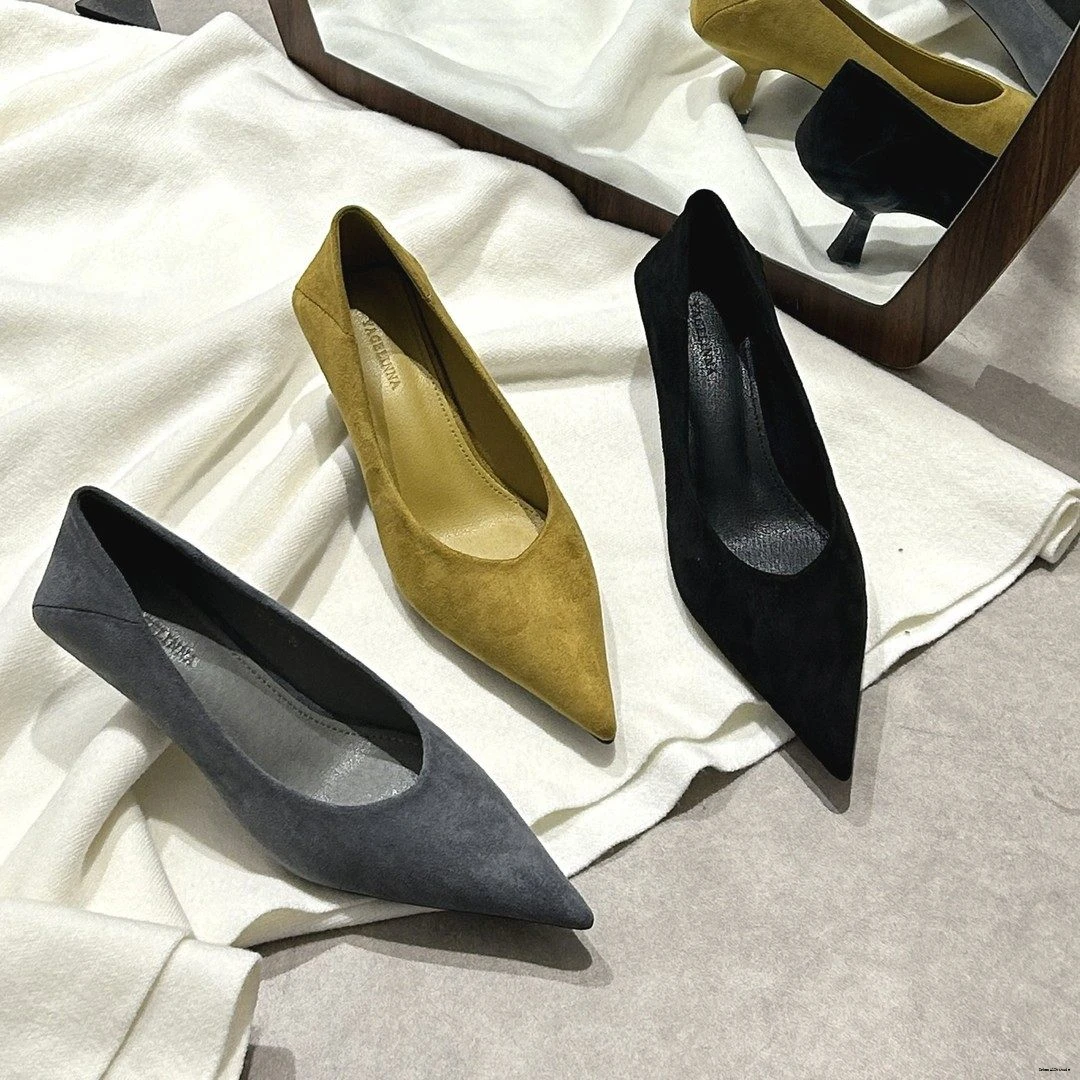 单鞋女新款春秋尖头百搭网红低跟5公分黑色细跟学增法式包头单鞋