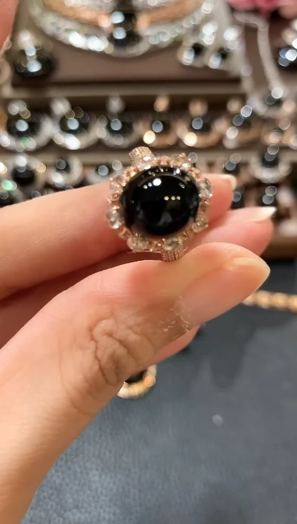 18K金镶嵌戒指翡翠m106