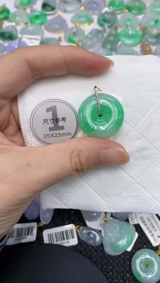 翡翠18K金镶嵌颈饰11111111