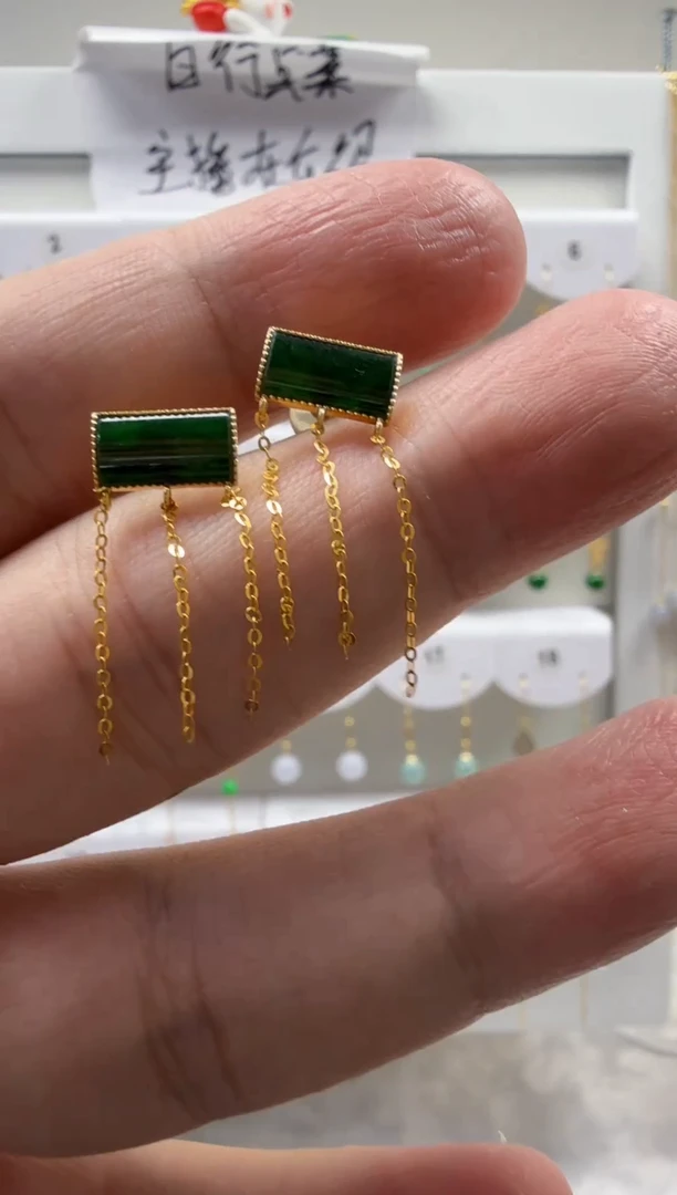 18K金镶嵌翡翠耳饰缅甸天然A货翡翠