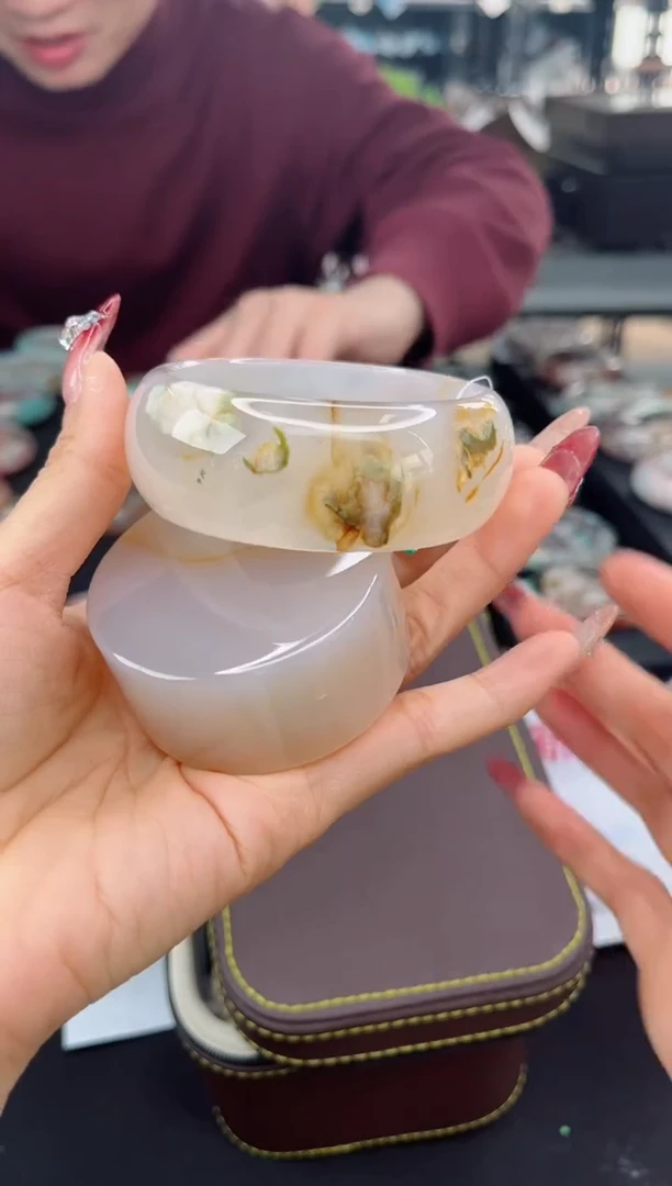 【闪购商品】石英质玉手镯未镶嵌58圈口（赠品镯心）S9323