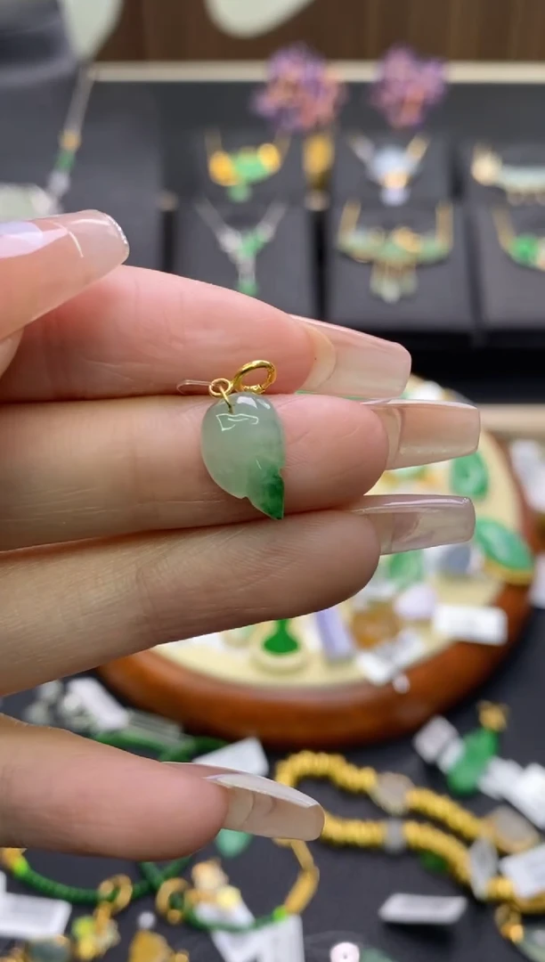 【闪购商品】翡翠颈饰18K金镶嵌净货13127