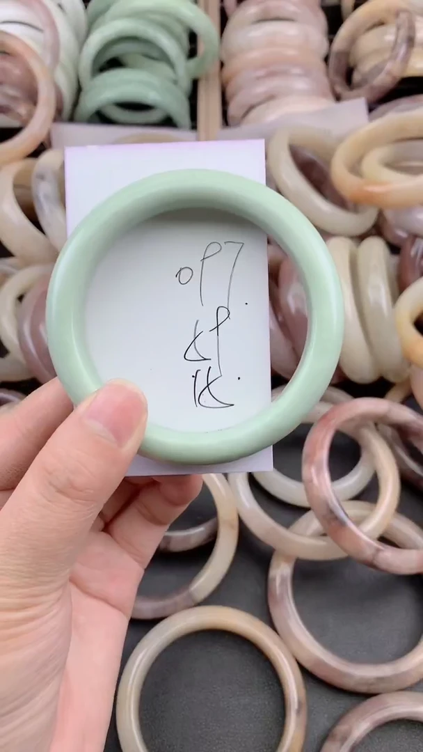 未镶嵌手镯石英质玉097