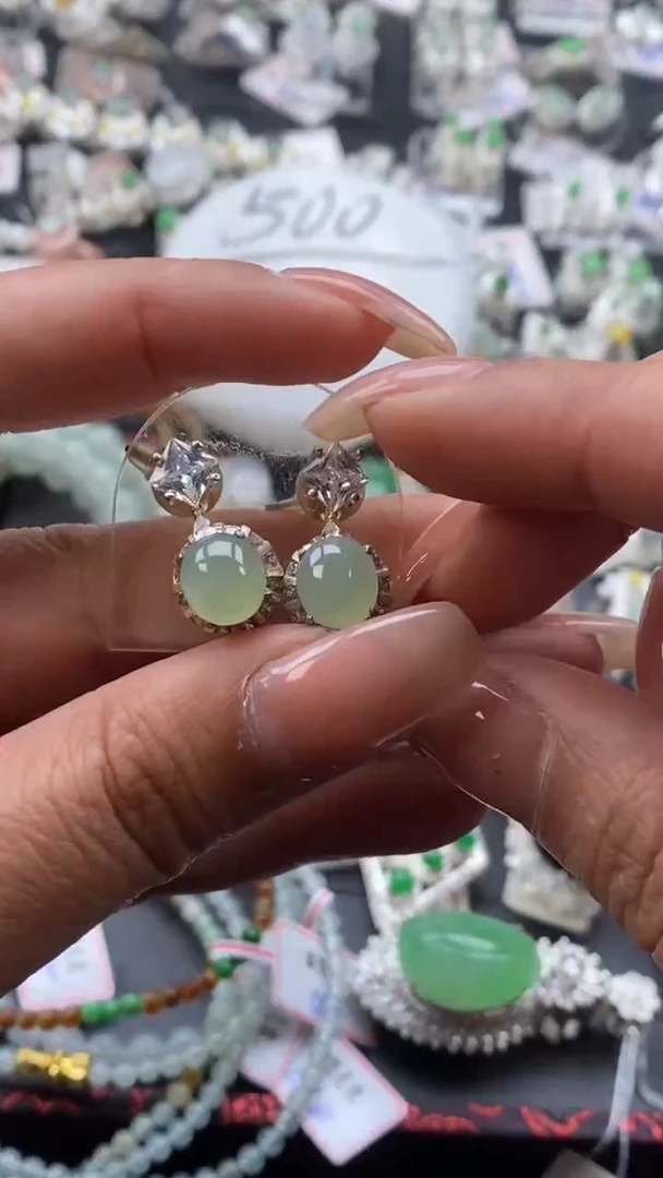 【闪购商品】翡翠耳饰未镶嵌缅甸天然A货翡翠