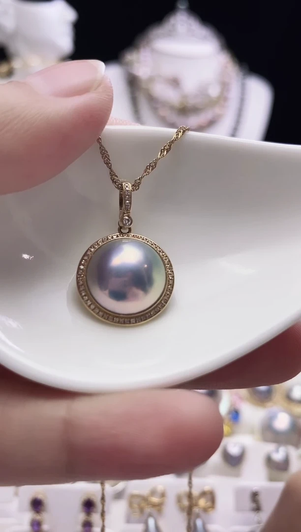 18K金镶嵌颈饰拼合珍珠（马贝珠）海水马贝吊坠