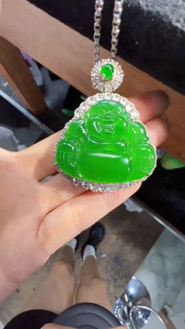 定制翡翠未镶嵌翡翠A货有轻微色差属于正常现象，佛公1
