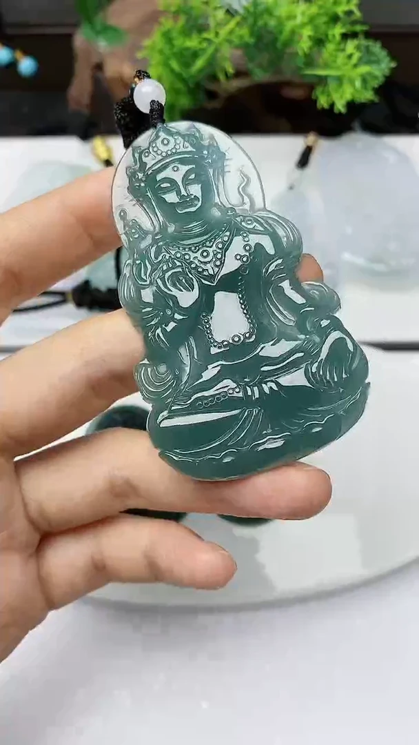 【闪购商品】翡翠颈饰未镶嵌         