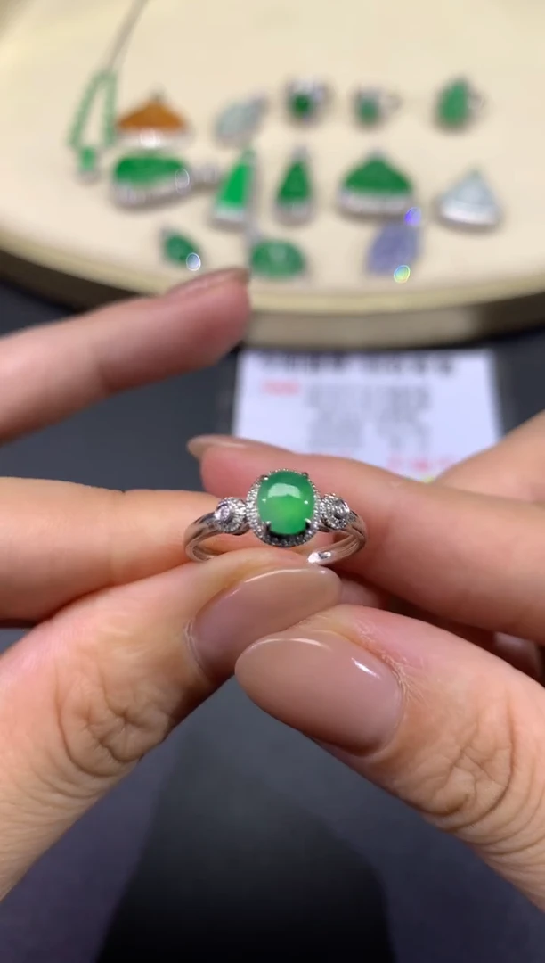 【闪购商品】翡翠戒指18K金镶嵌30天然A货翡翠