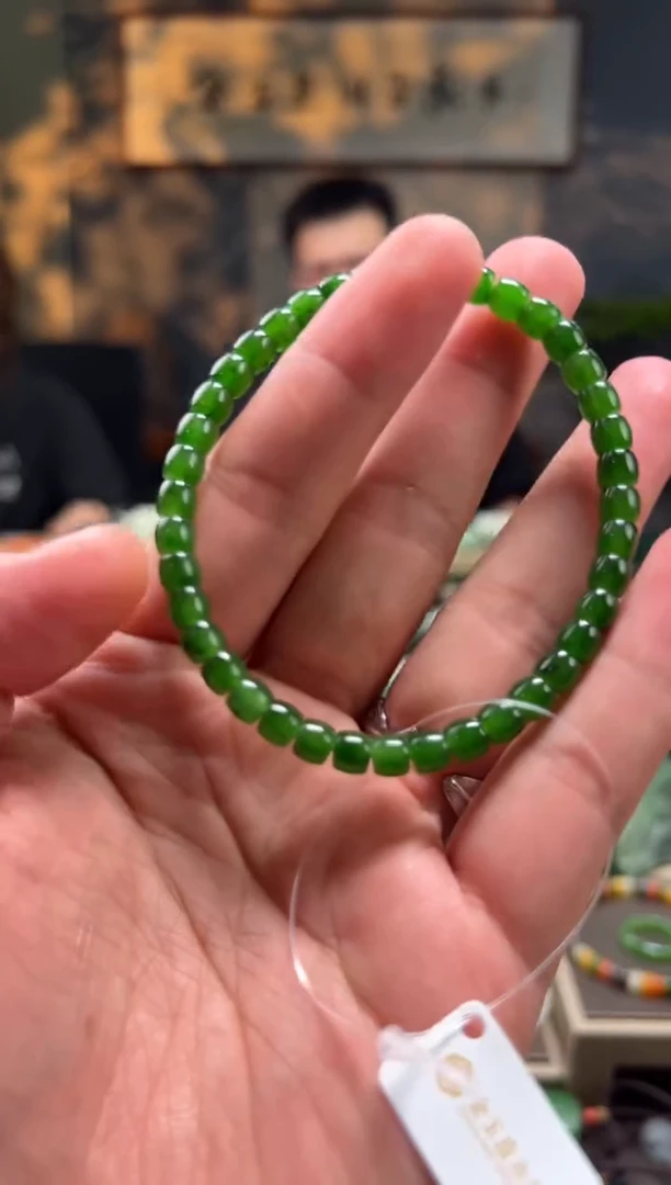 手串未镶嵌和田玉碧玉红皮直切单圈 6mm