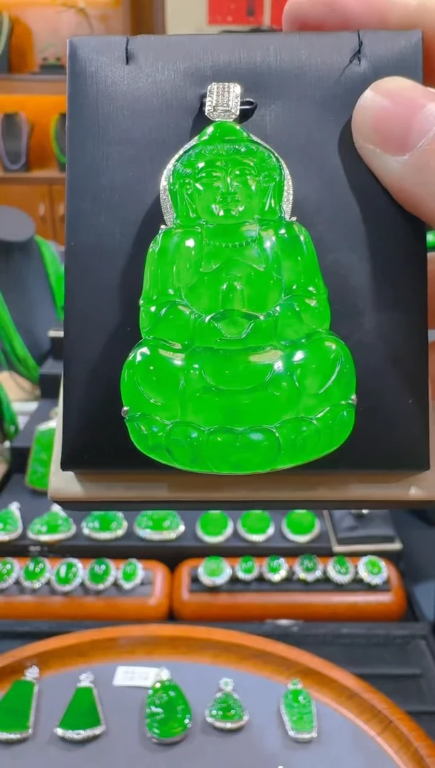 翡翠18K金镶嵌吊坠(赠链)天然a货翡翠