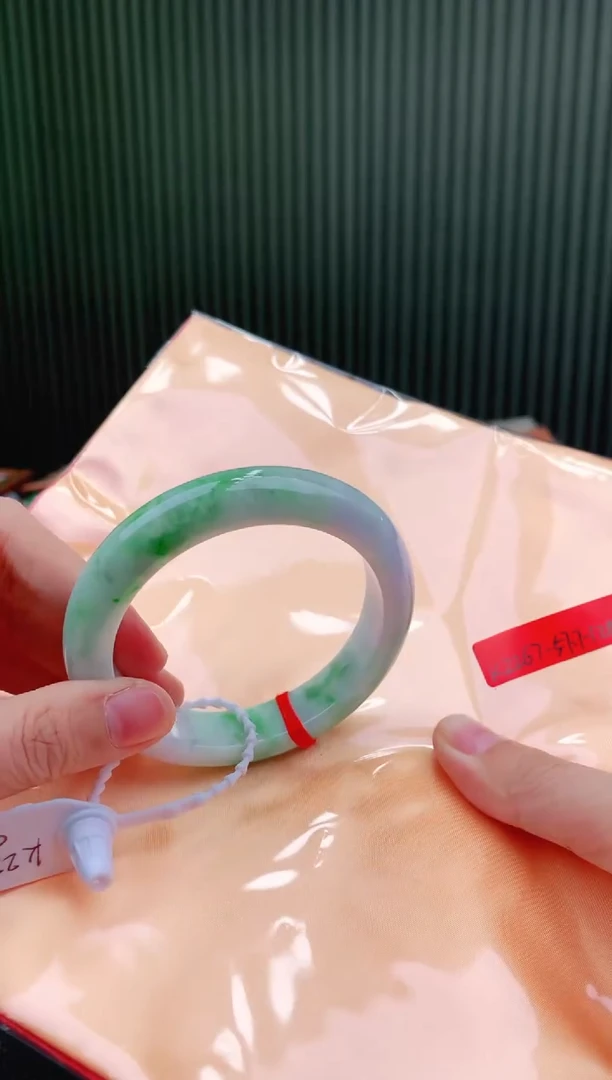 未镶嵌手镯翡翠57