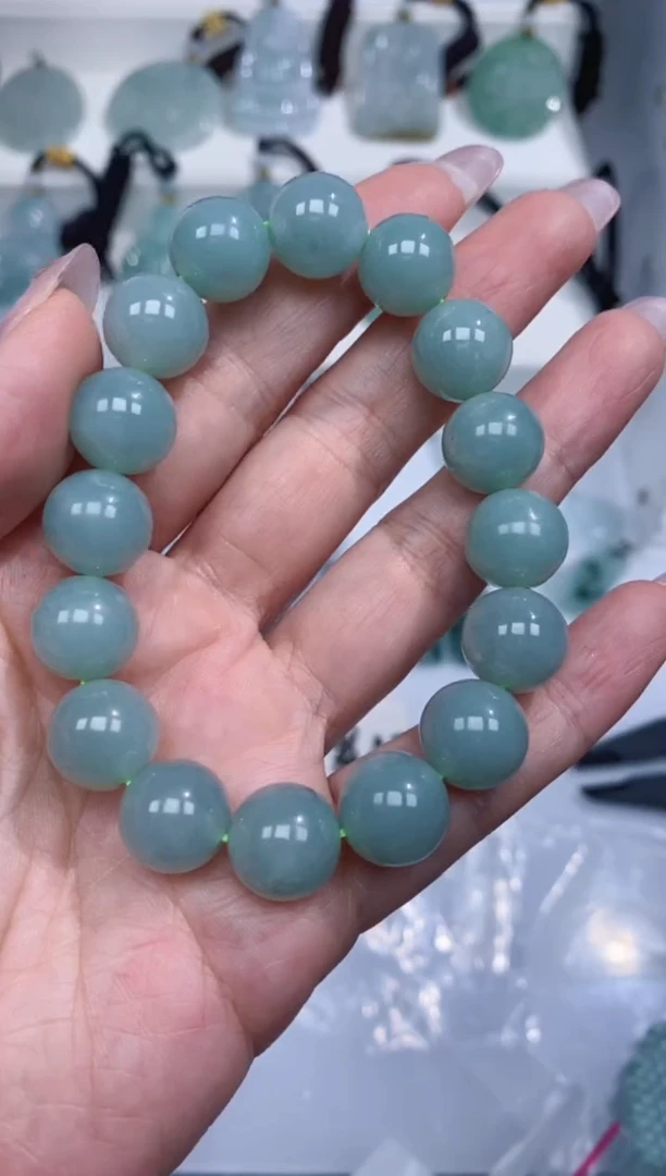 颈饰未镶嵌翡翠手串
