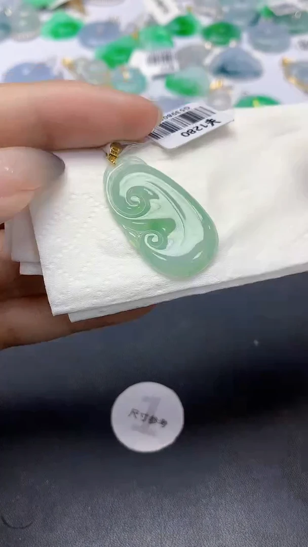 翡翠18K金镶嵌颈饰天然缅甸a货翡翠