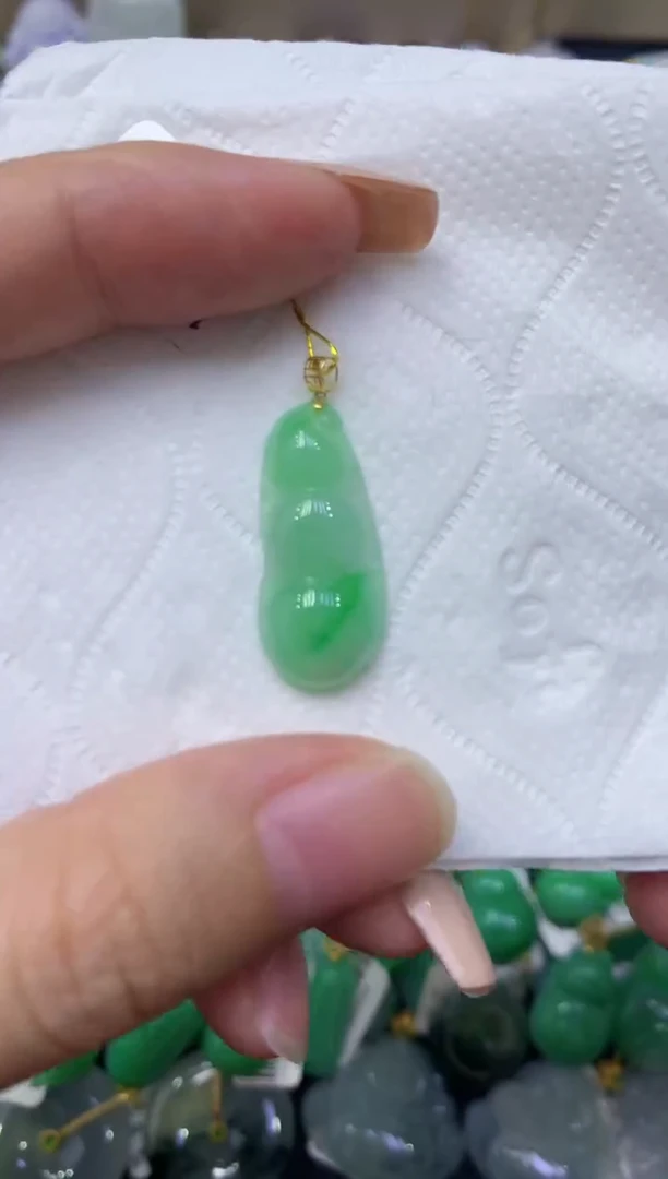 颈饰18K金镶嵌翡翠天然缅甸翡翠A货