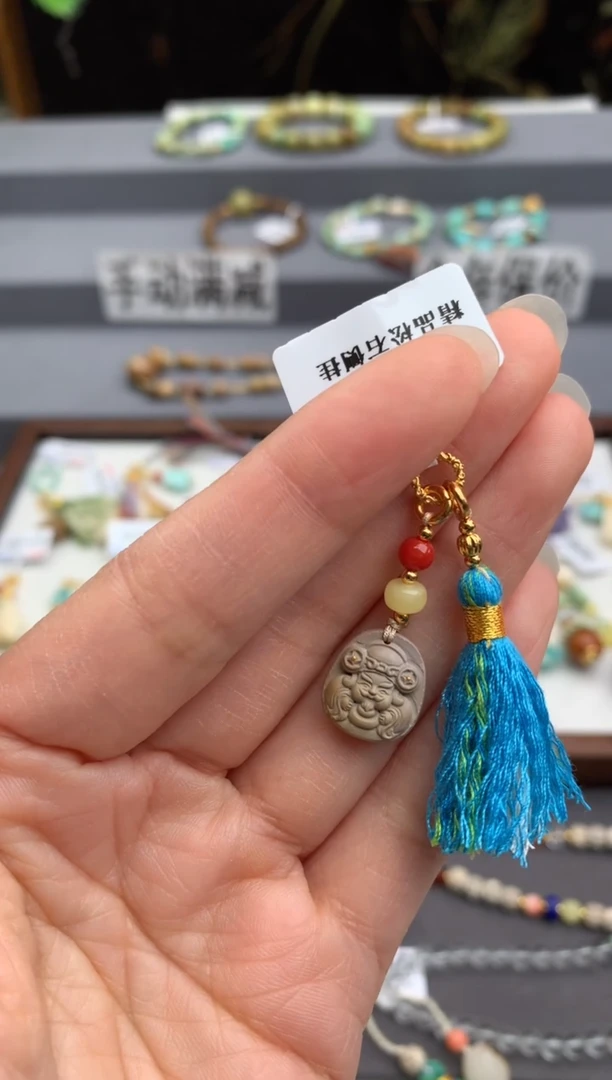 未镶嵌挂件南红玛瑙茜.D177