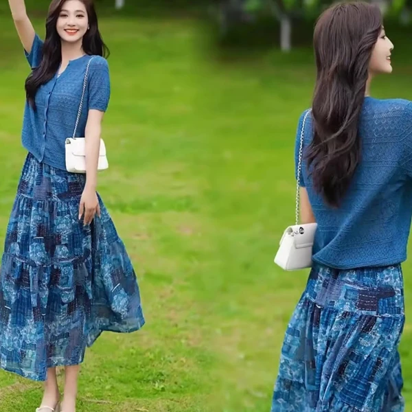 拉夏贝尔夏季2025新款高腰显瘦短袖针织衫蓝色碎花半身裙两件套