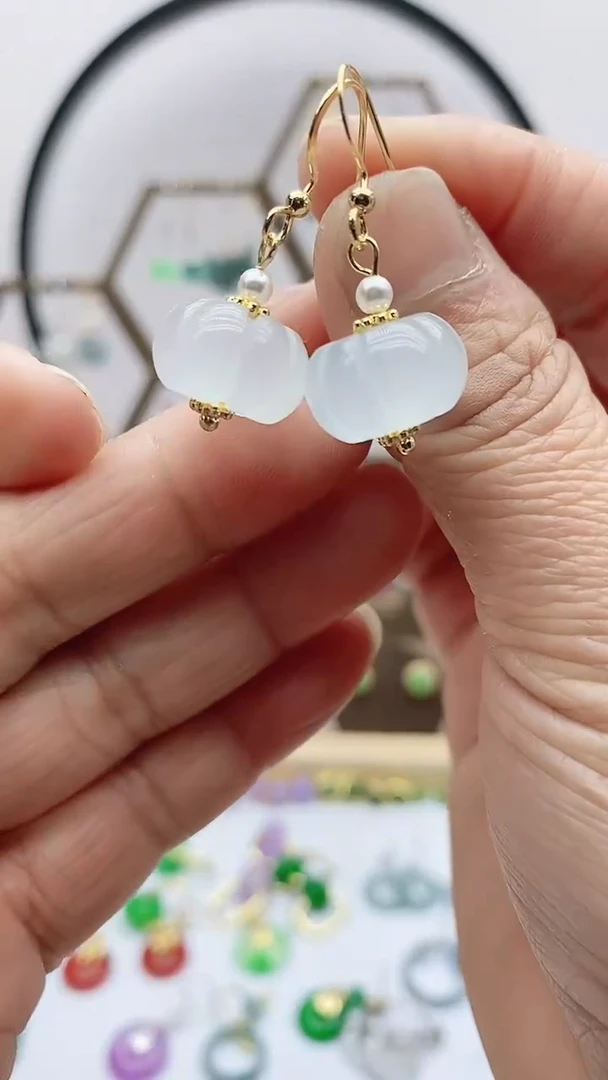 未镶嵌石英质玉（天山翠）耳饰416