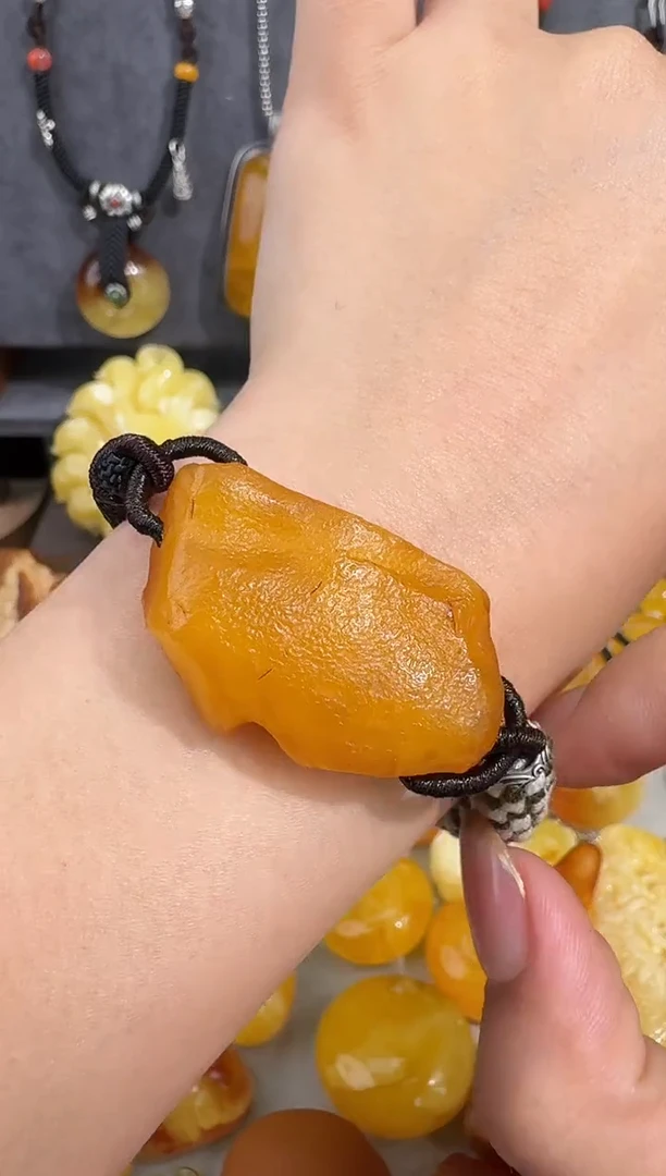 未镶嵌琥珀裸石琥珀