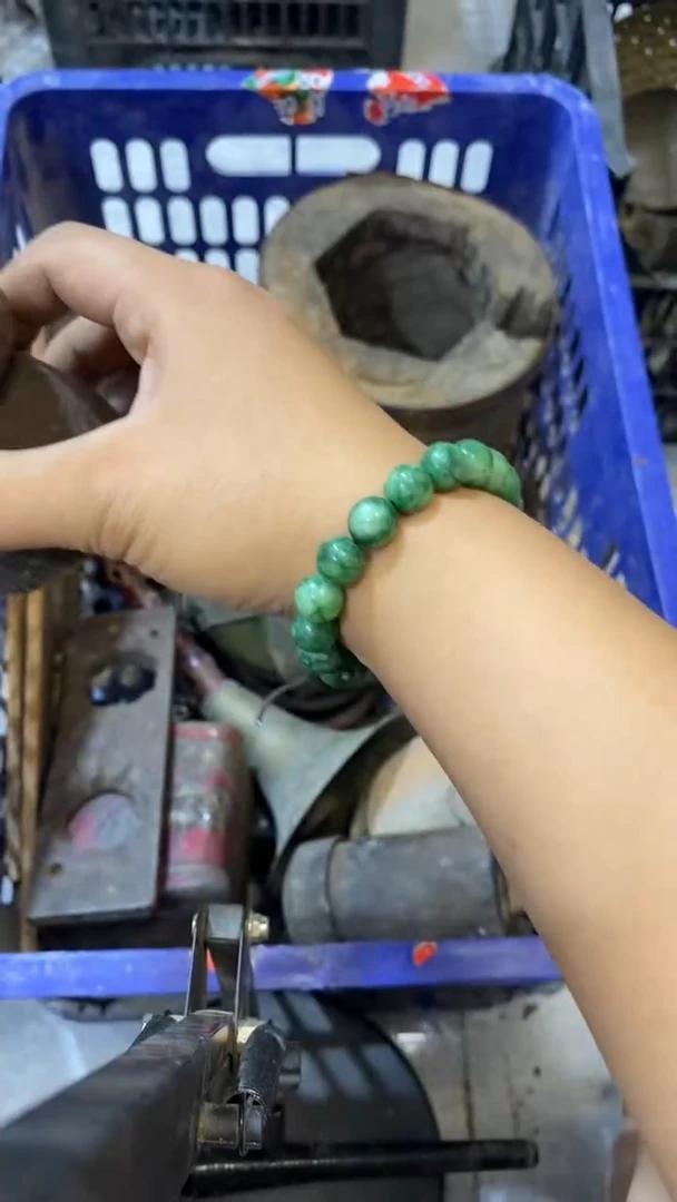 行*所拍商品均为残品，付款表示默认，不退不换，看好下单，