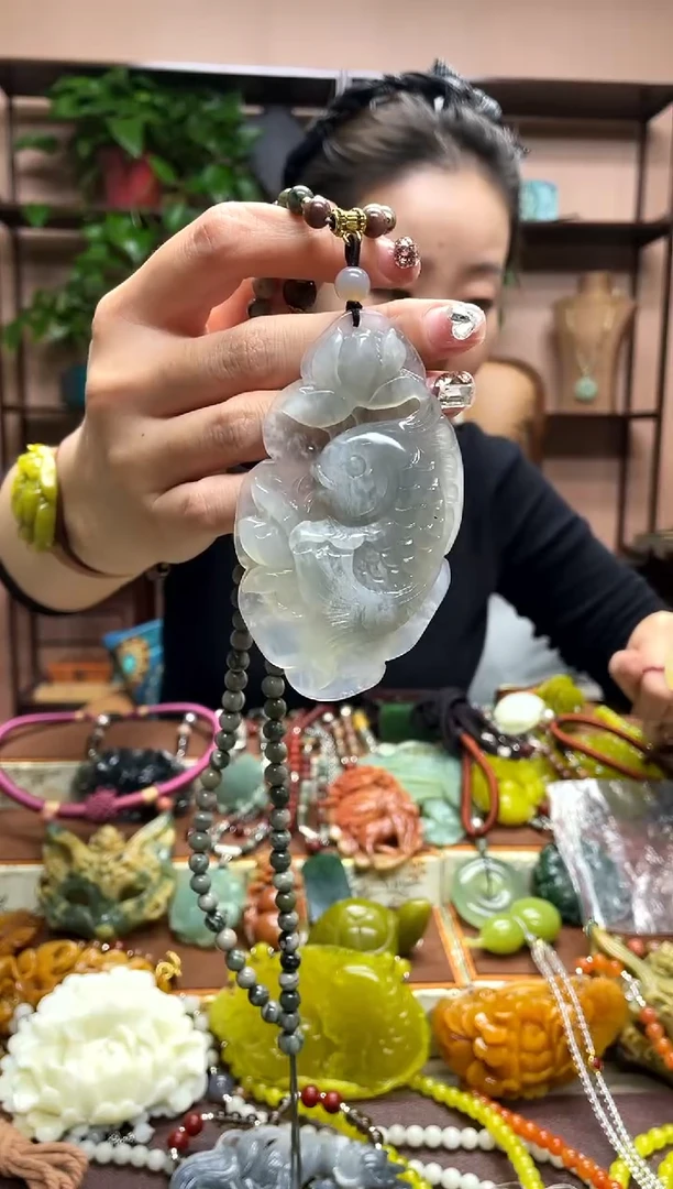 未镶嵌岫玉吊坠·