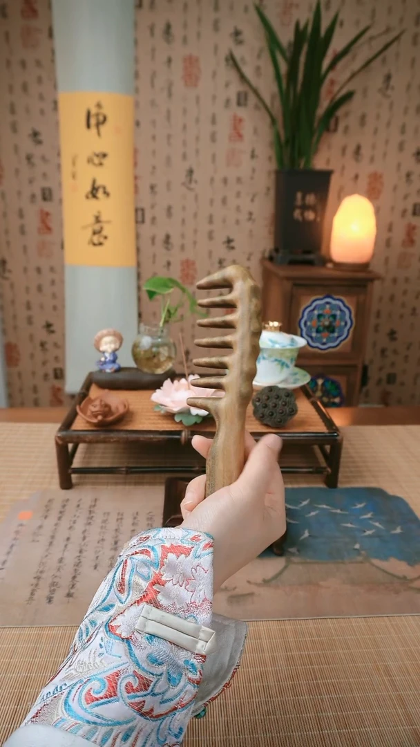 【闪购商品】绿檀梳子绿檀梳子