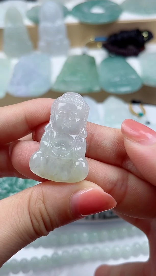 颈饰未镶嵌翡翠