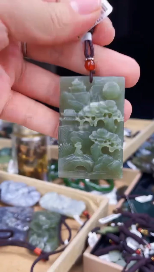 颈饰未镶嵌和田玉1