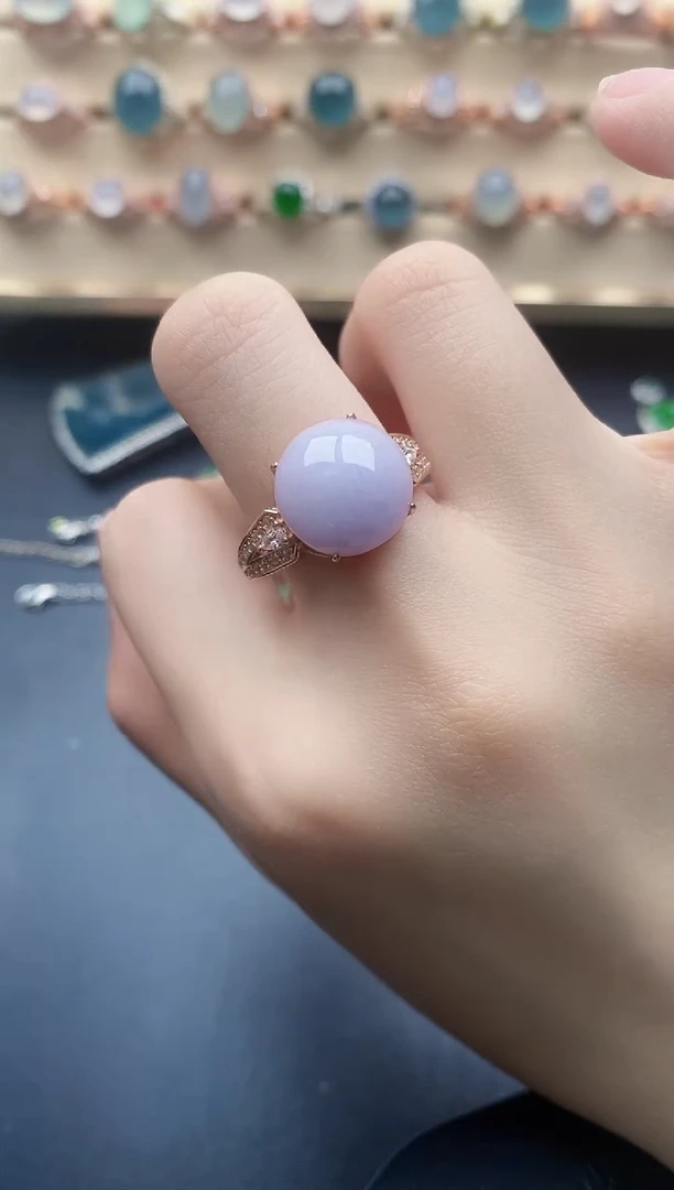 翡翠戒指未镶嵌一物一证一礼盒