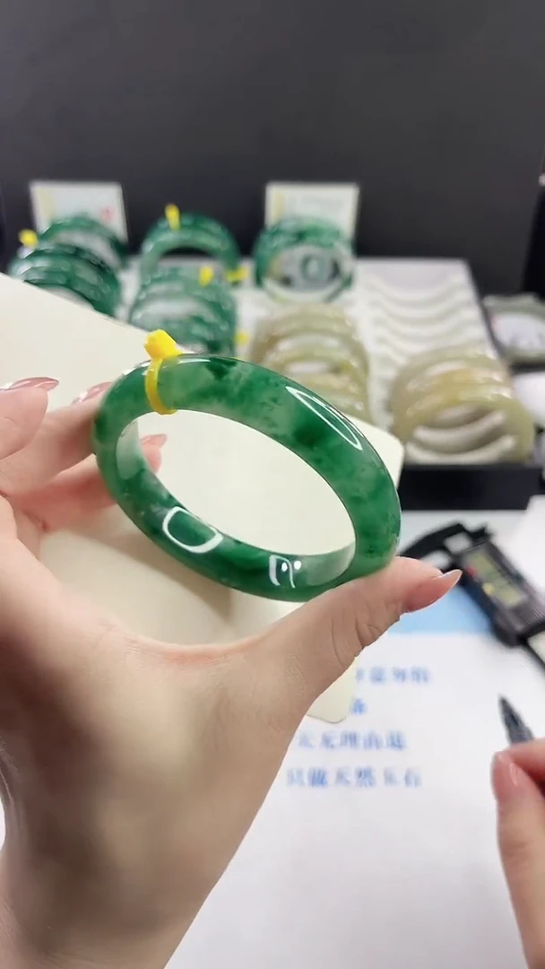 未镶嵌手镯石英质玉多样性发货V109