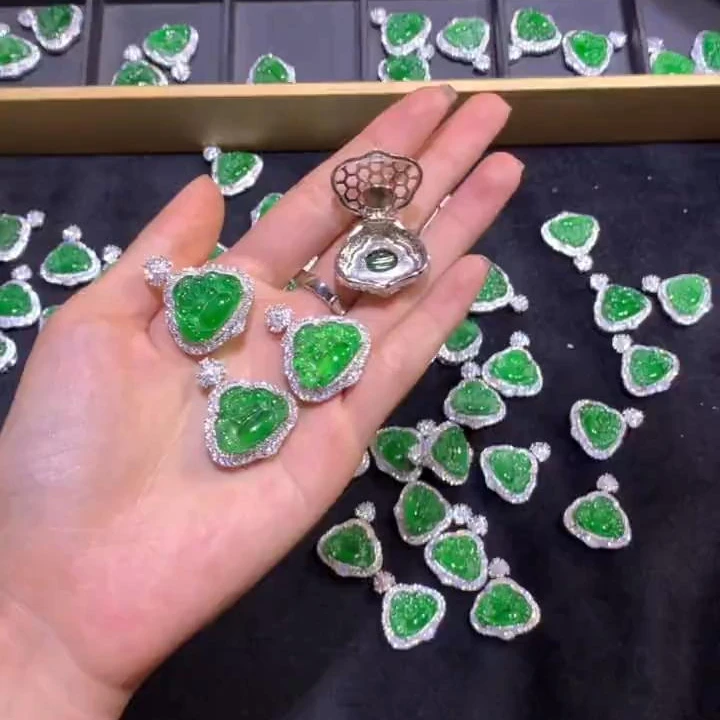 【逍遥】天然A货翡翠佛公吊坠*526/56/多样性发/1件