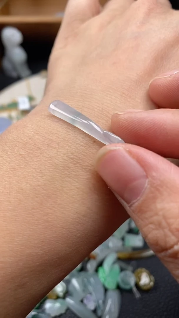 【闪购商品】翡翠颈饰未镶嵌翡翠净货27326