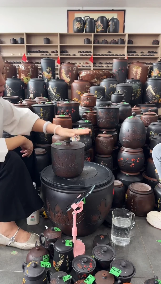 瑕疵茶叶罐 荷花小五饼 778