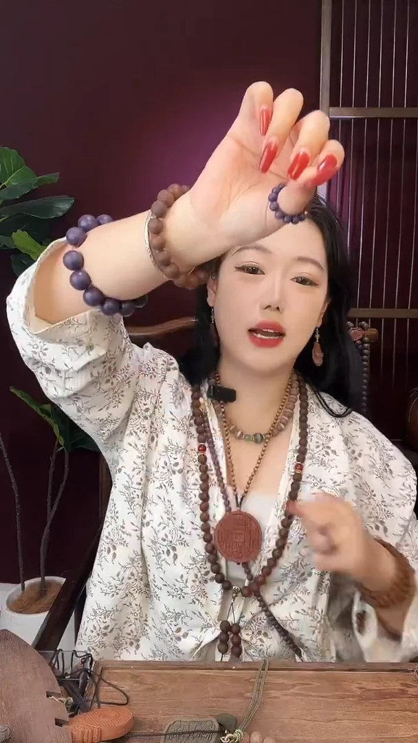 珠串古龙涎1.4左右手串